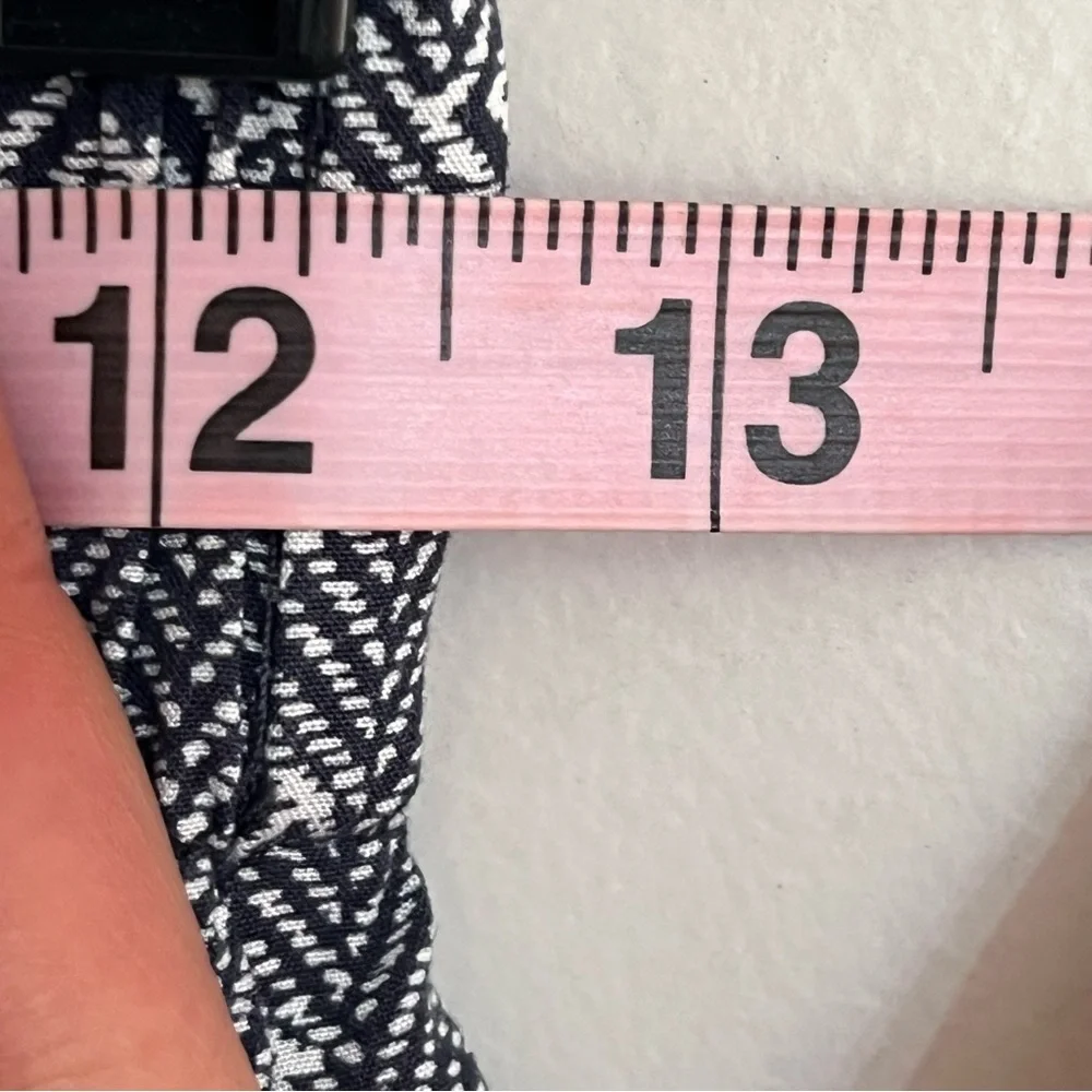 Women's Urban Outfitters‎ Cottage Print Pull On Pants Size Medium Black & White
